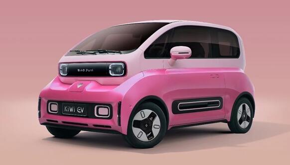 1769元！寶駿KiWi EV“豬小八”萌寵版車貼發(fā)布：包安裝再加1850元